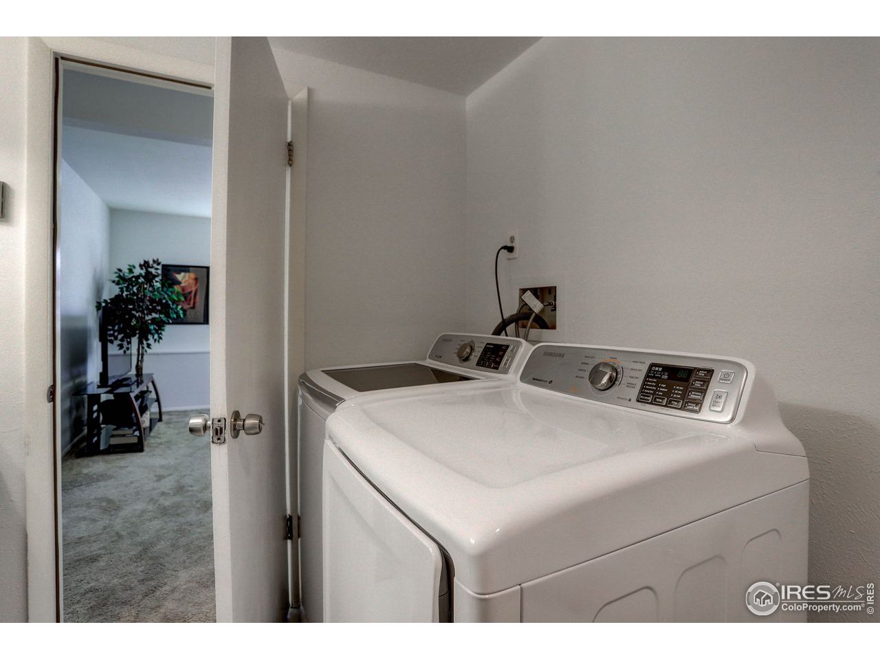 3685 Silver Plume Lane Boulder, CO 80305 - Photo 28 of 39 Laundry