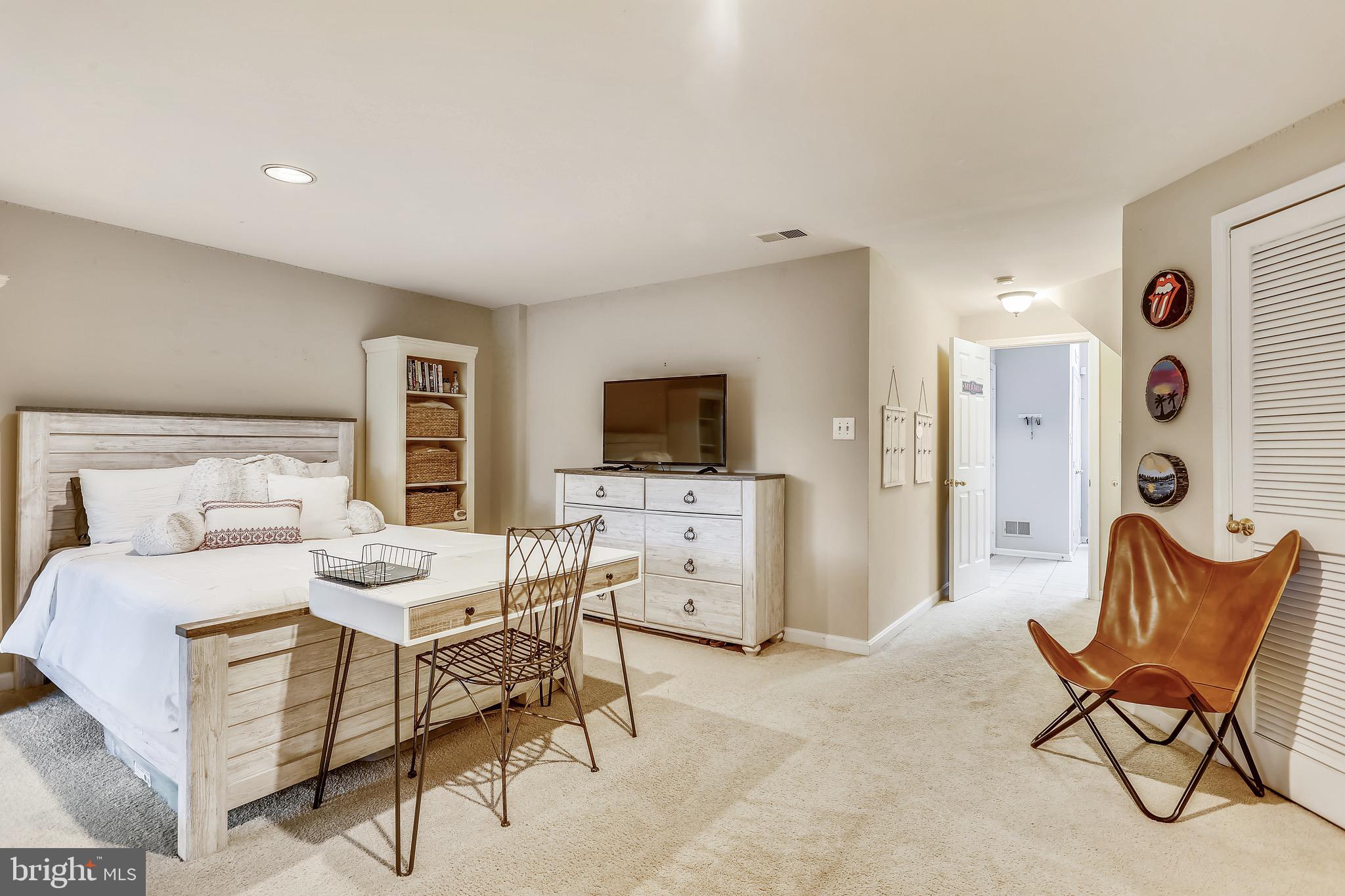 894 Tall Oaks Square Leesburg, VA 20175 - Photo 30 of 43