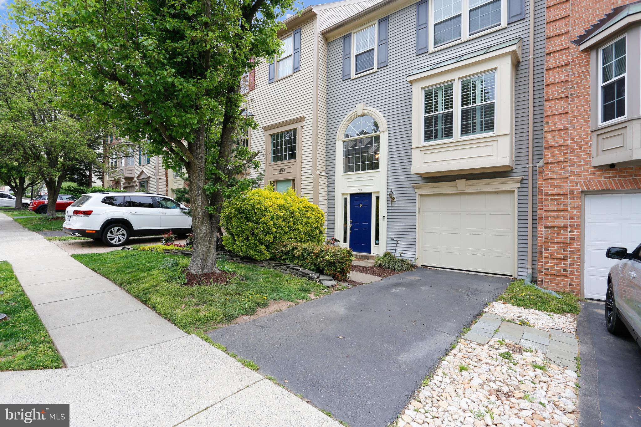 894 Tall Oaks Square Leesburg, VA 20175 - Photo 3 of 43