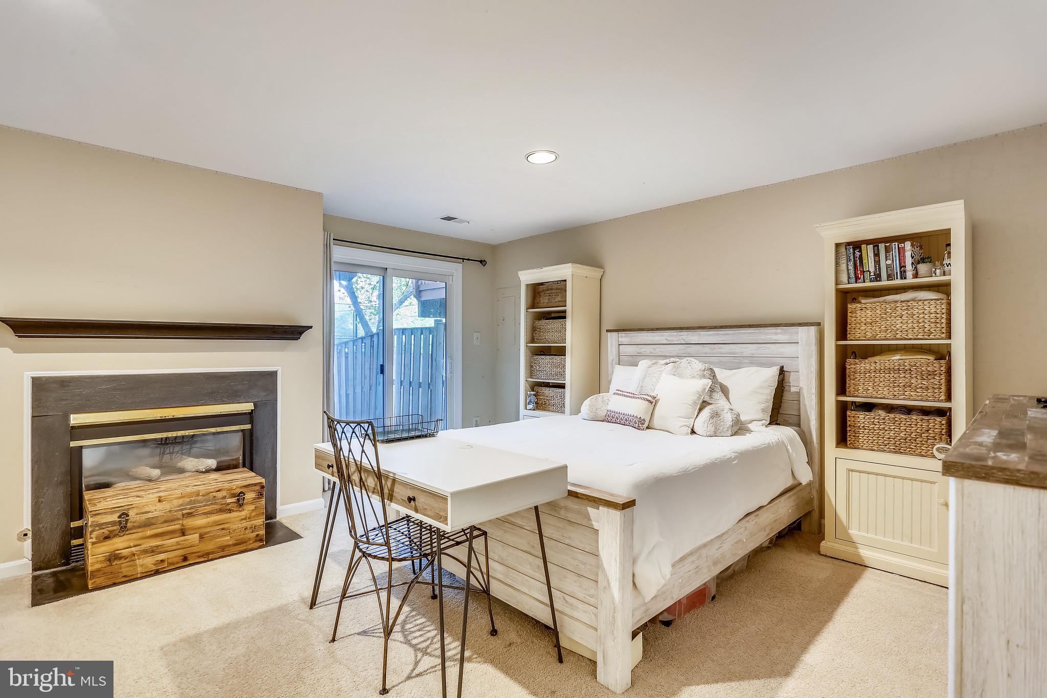 894 Tall Oaks Square Leesburg, VA 20175 - Photo 31 of 43