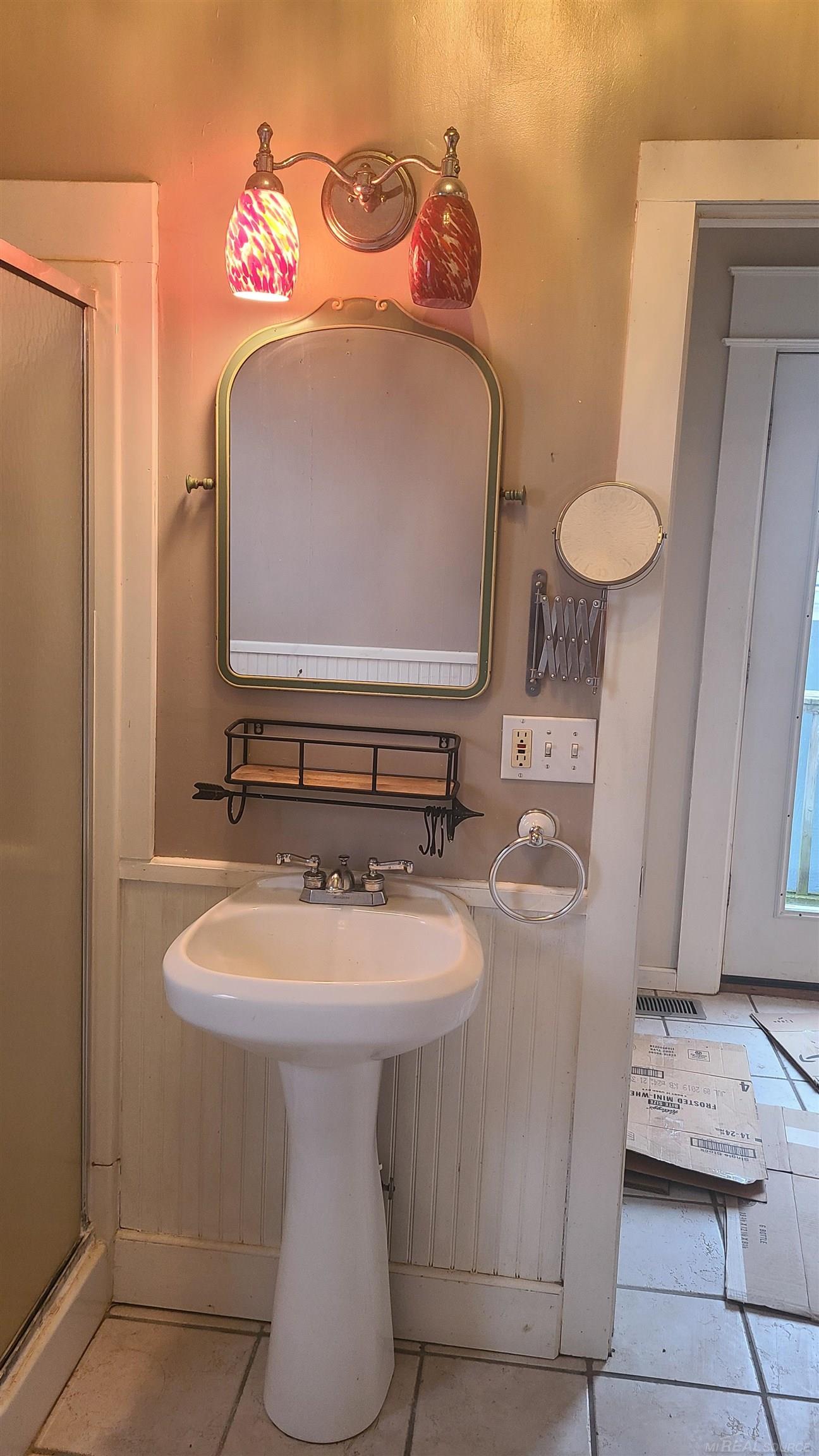 4881 Main Street Applegate, MI 48401 - Photo 20 of 54 50099144-19.JPG