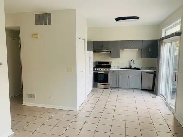 $2,750 | 2545 Eldorado Lane, Naperville, IL 60564