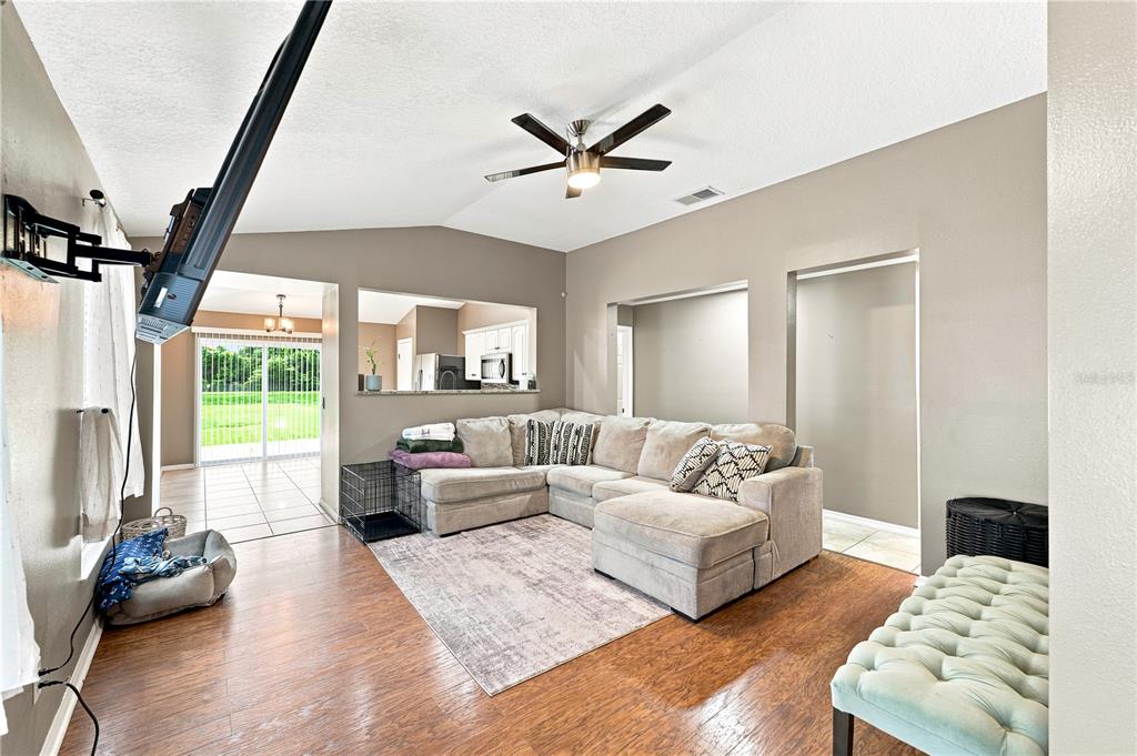 5217 Mango Fruit Street Seffner, FL 33584 - Photo 11 of 28