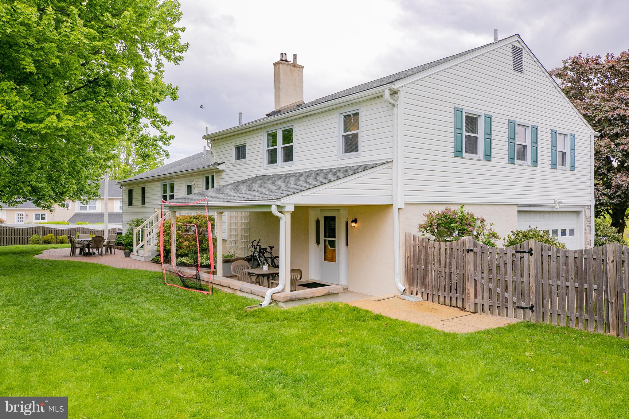 66 Red Lion Road Huntingdon Valley, PA 19006 - Photo 8 of 46 Side view