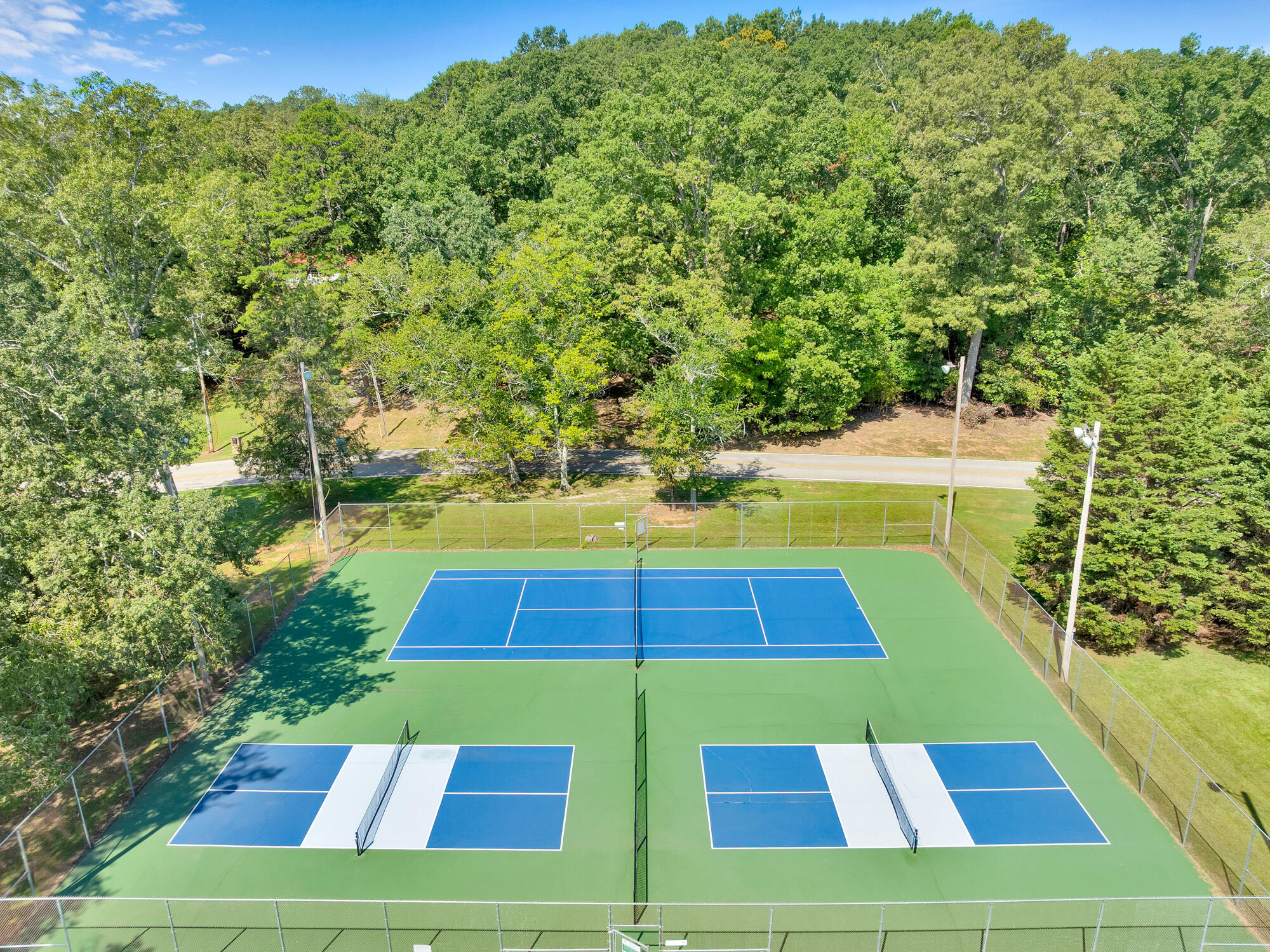 3521 Gold Point Circle South Hixson, TN 37343 - Photo 41 of 49 3513-Gold-Point-Cir-S-MLS-Photos-12