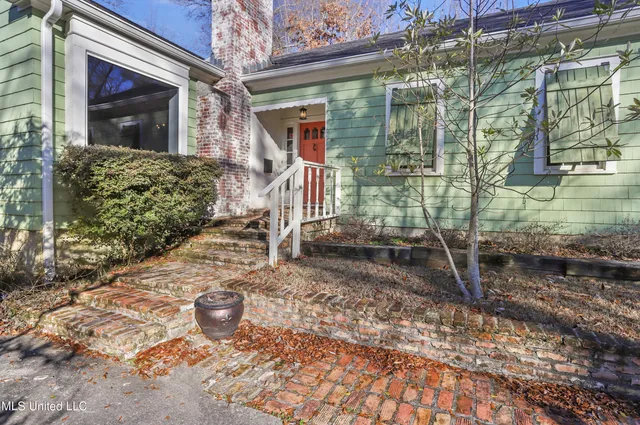 $307,000 | 3745 Kings Highway, Jackson, MS 39216