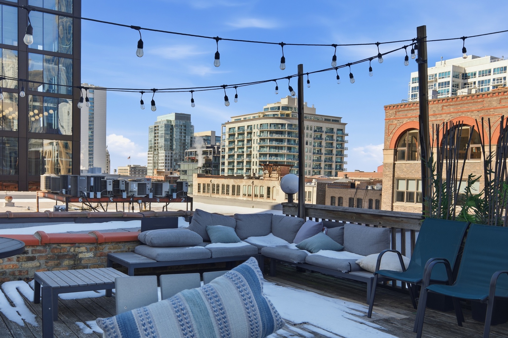 225 West Huron Street, Unit 313 Chicago, IL 60654 - Photo 23 of 27