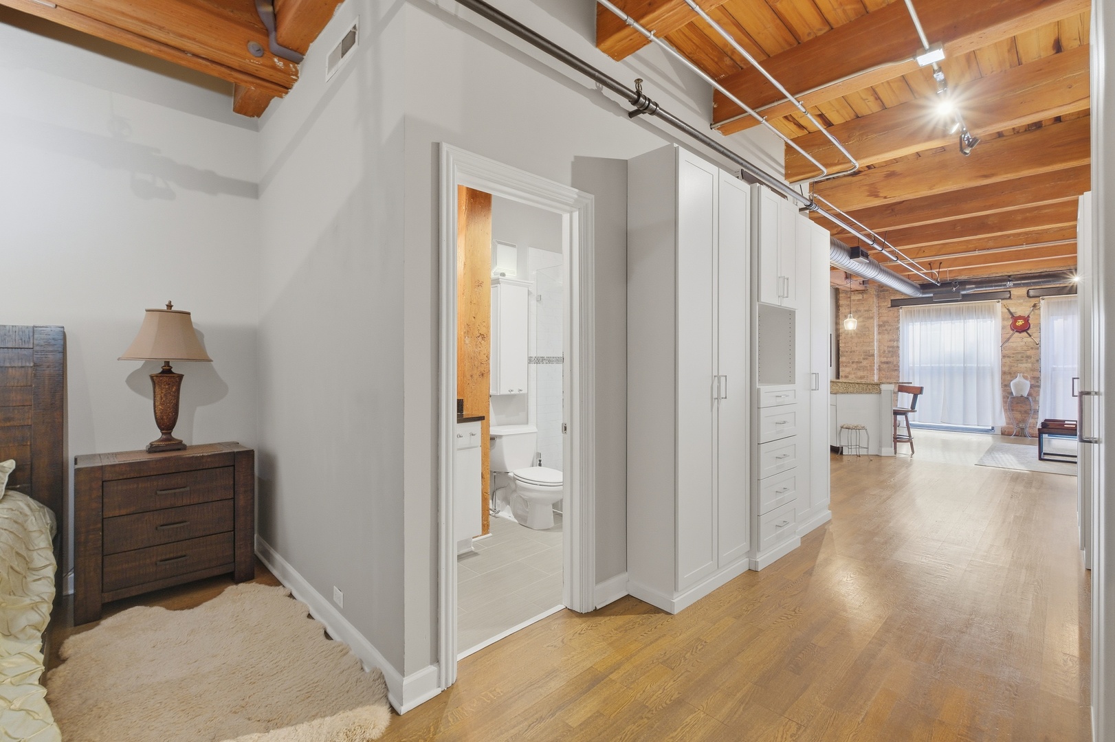 225 West Huron Street, Unit 313 Chicago, IL 60654 - Photo 4 of 27