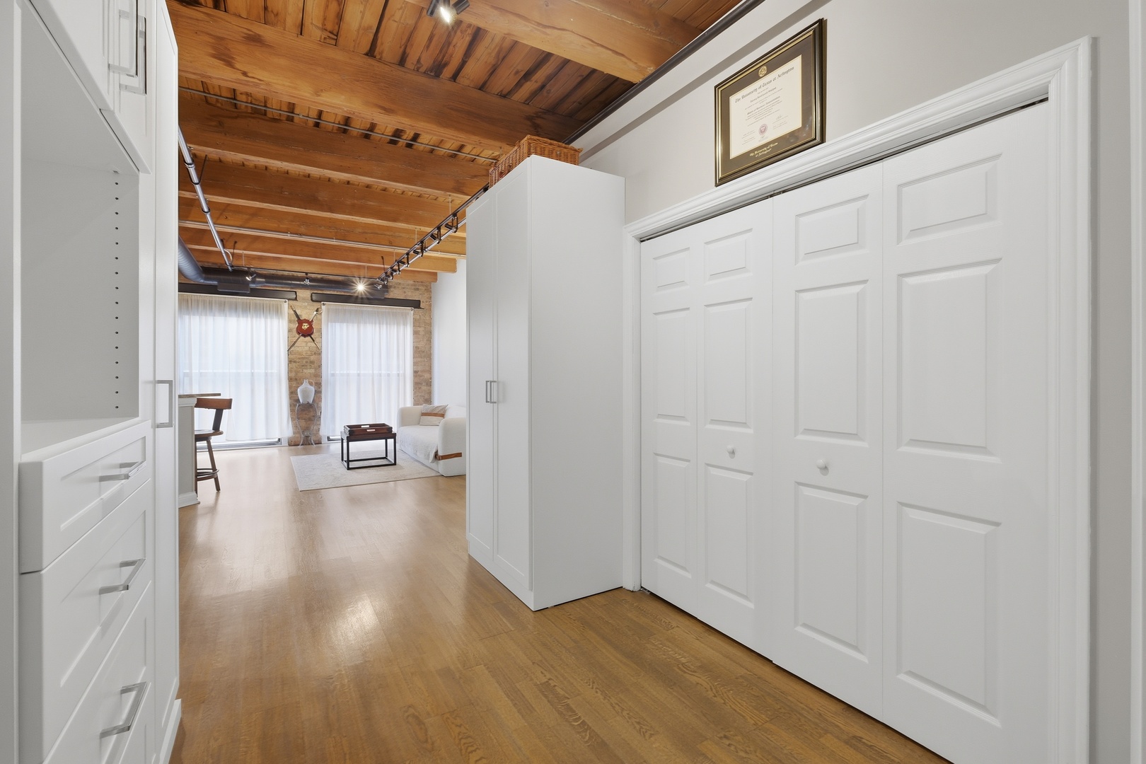 225 West Huron Street, Unit 313 Chicago, IL 60654 - Photo 9 of 27