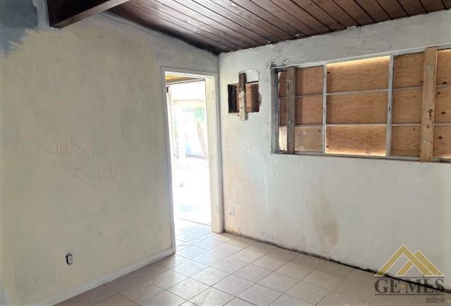 Undisclosed Address Bakersfield, CA 93305 - Photo 10 of 16