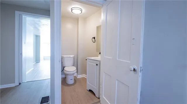 $950 | 1017 East Carson Street, Pittsburgh, PA 15203