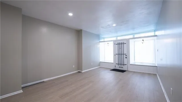 $950 | 1017 East Carson Street, Pittsburgh, PA 15203