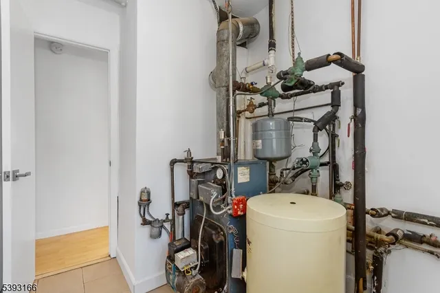 $550,000 | 990 Rebecca Place, Woodbridge, NJ 08830