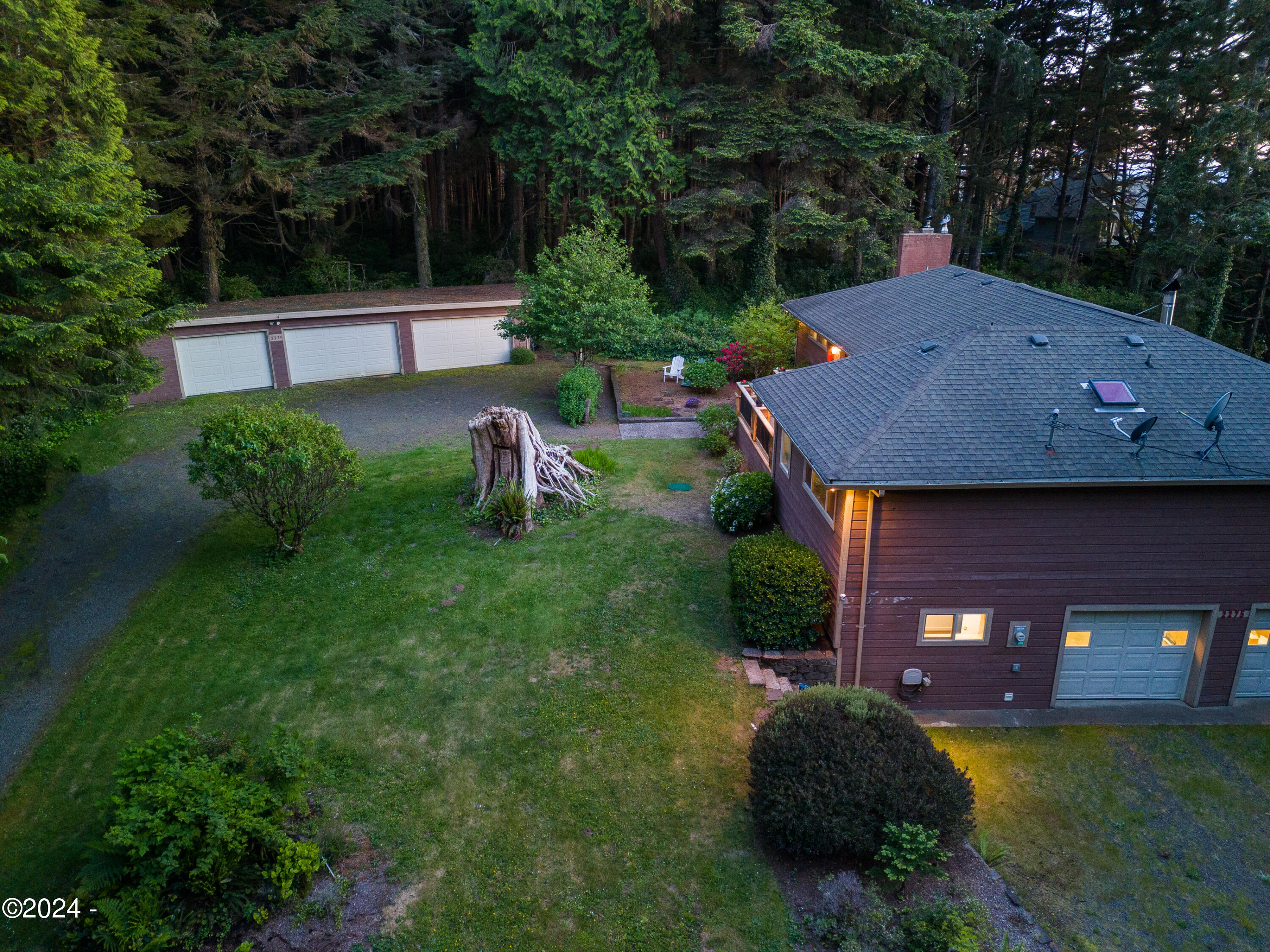 2275 Highway 101 Depoe Bay, OR 97341 - Photo 59 of 61 Extra 3 Car Garage/Shop