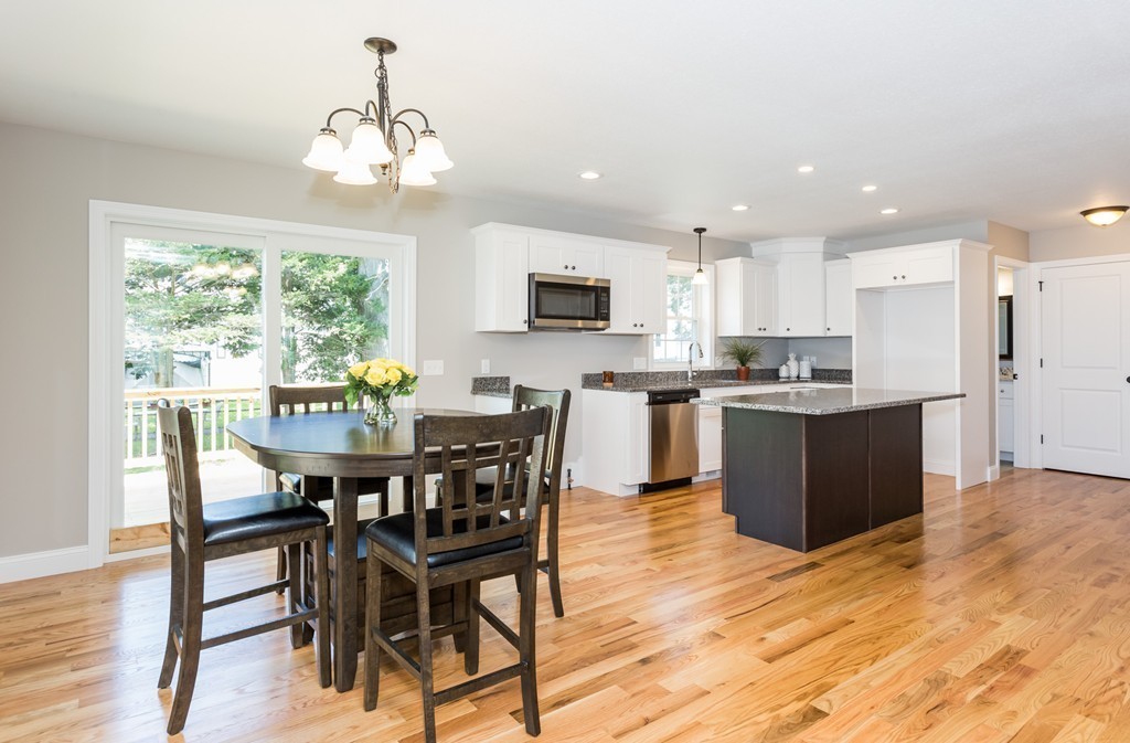 93 Wallace Street Springfield, MA 01119 - Photo 4 of 30