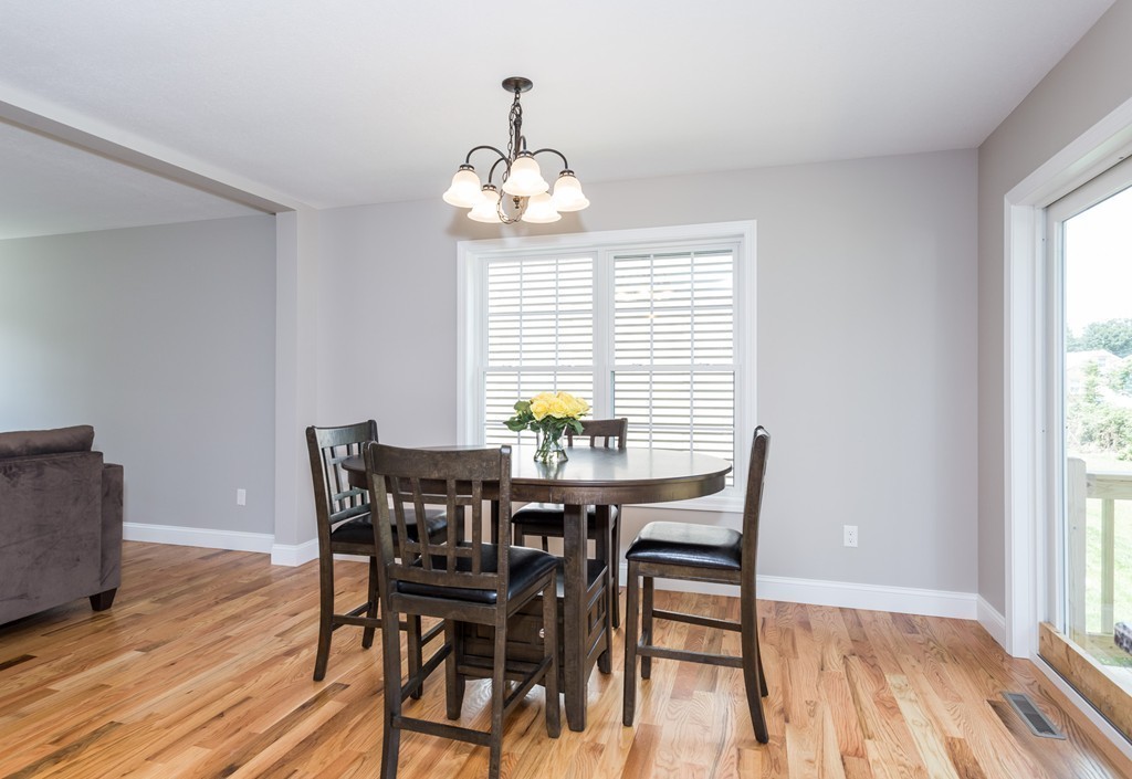 93 Wallace Street Springfield, MA 01119 - Photo 7 of 30