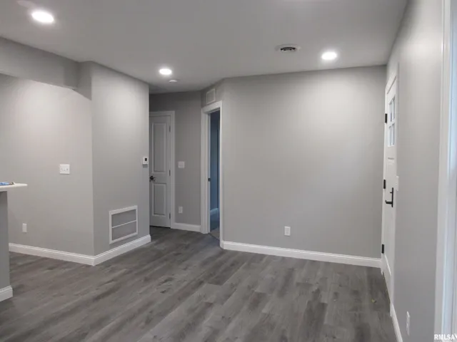 $1,100 | 240 5th Street East, Milan, IL 61264