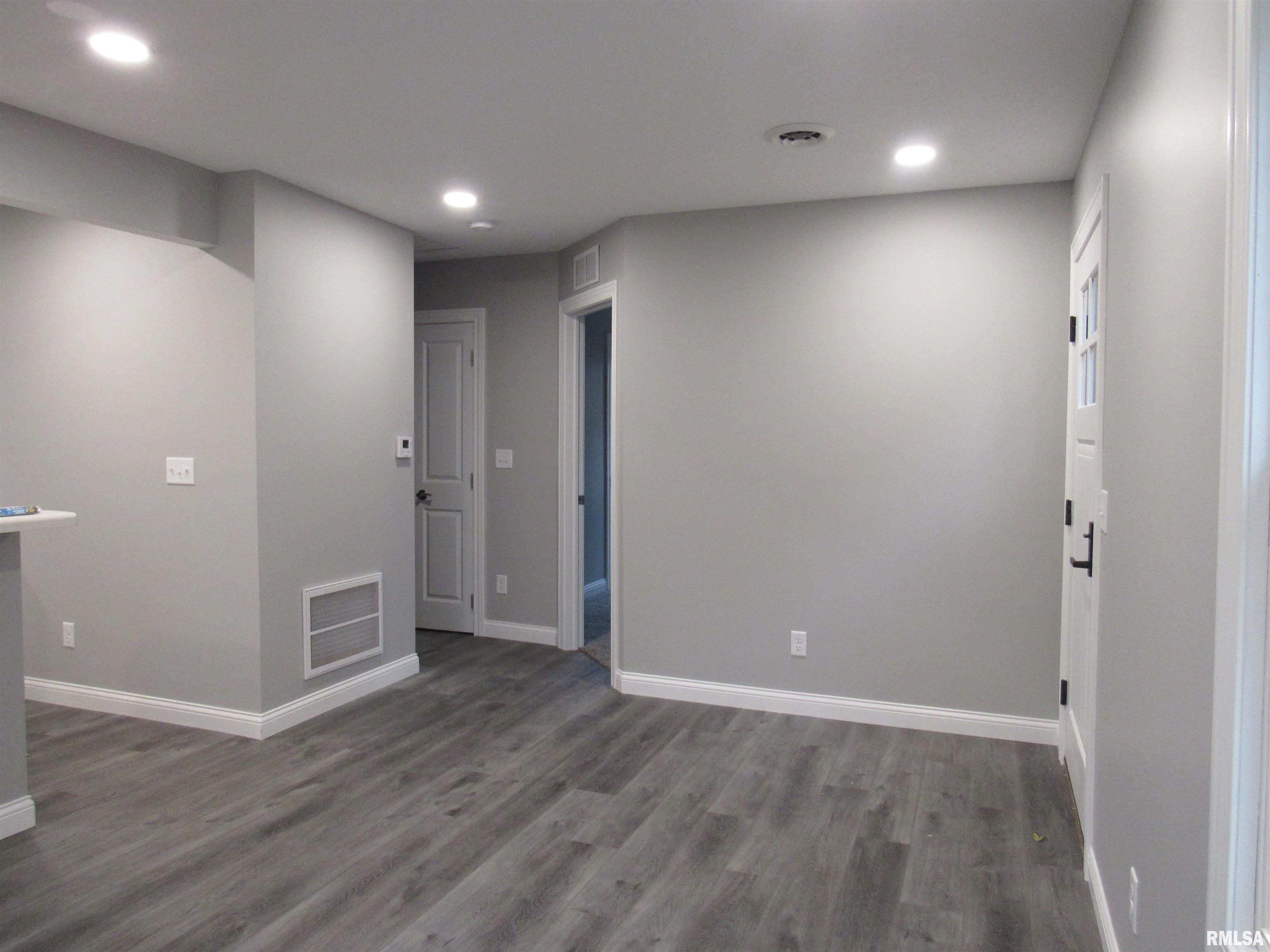 240 5th Street East Milan, IL 61264 - Photo 3 of 17