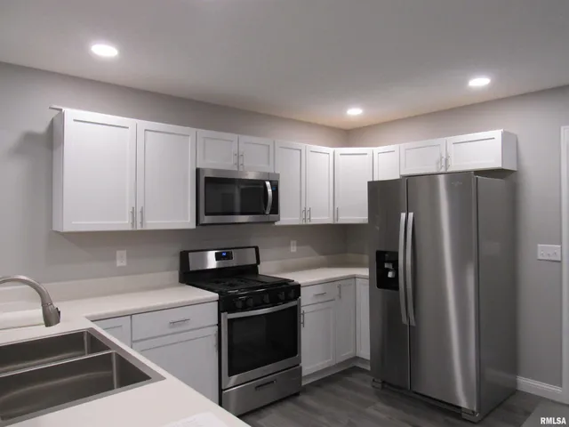 $1,100 | 240 5th Street East, Milan, IL 61264