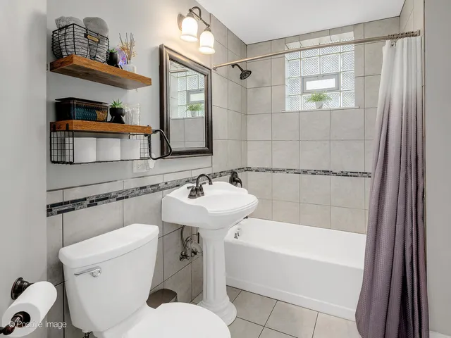 $355,000 | 7540 West 59th Street, Summit, IL 60501