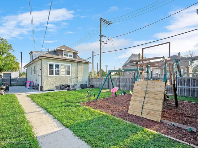 $355,000 | 7540 West 59th Street, Summit, IL 60501