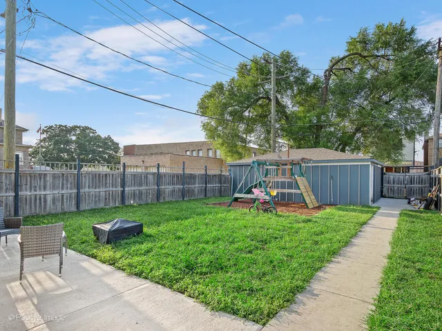 $355,000 | 7540 West 59th Street, Summit, IL 60501