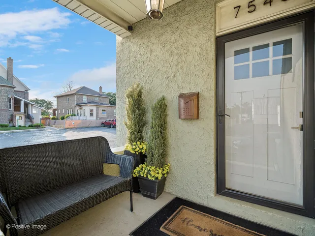 $355,000 | 7540 West 59th Street, Summit, IL 60501