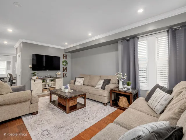 $355,000 | 7540 West 59th Street, Summit, IL 60501