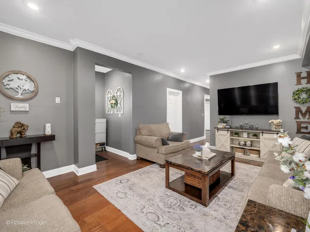 $355,000 | 7540 West 59th Street, Summit, IL 60501