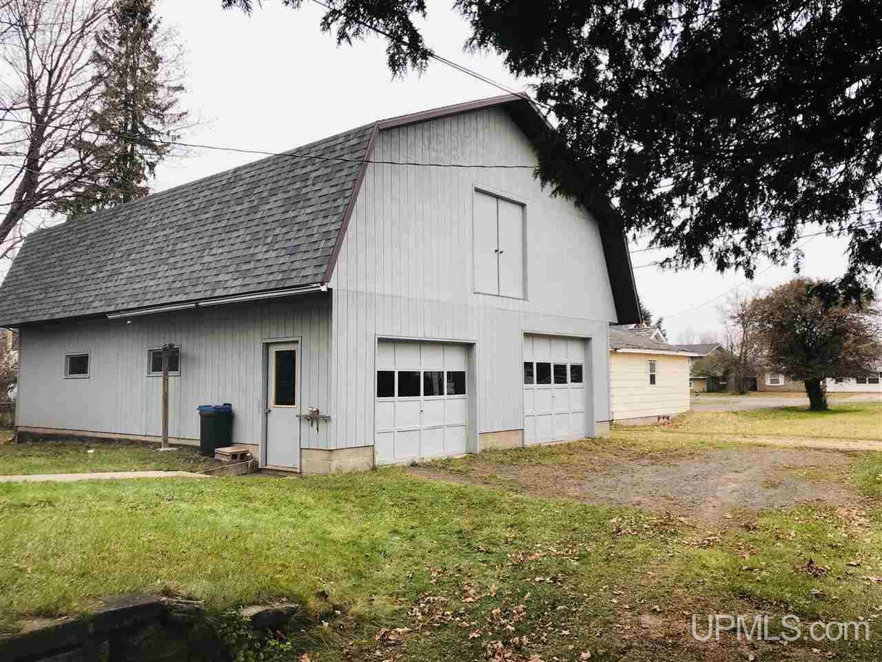 356 Cedar Street Ishpeming, MI 49849 - Photo 2 of 40