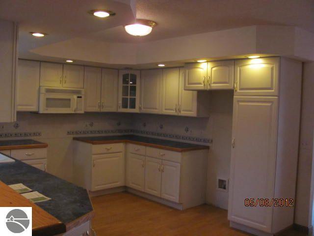 10510 Riverside Drive Honor, MI 49640 - Photo 8 of 22 1735833-7.JPG