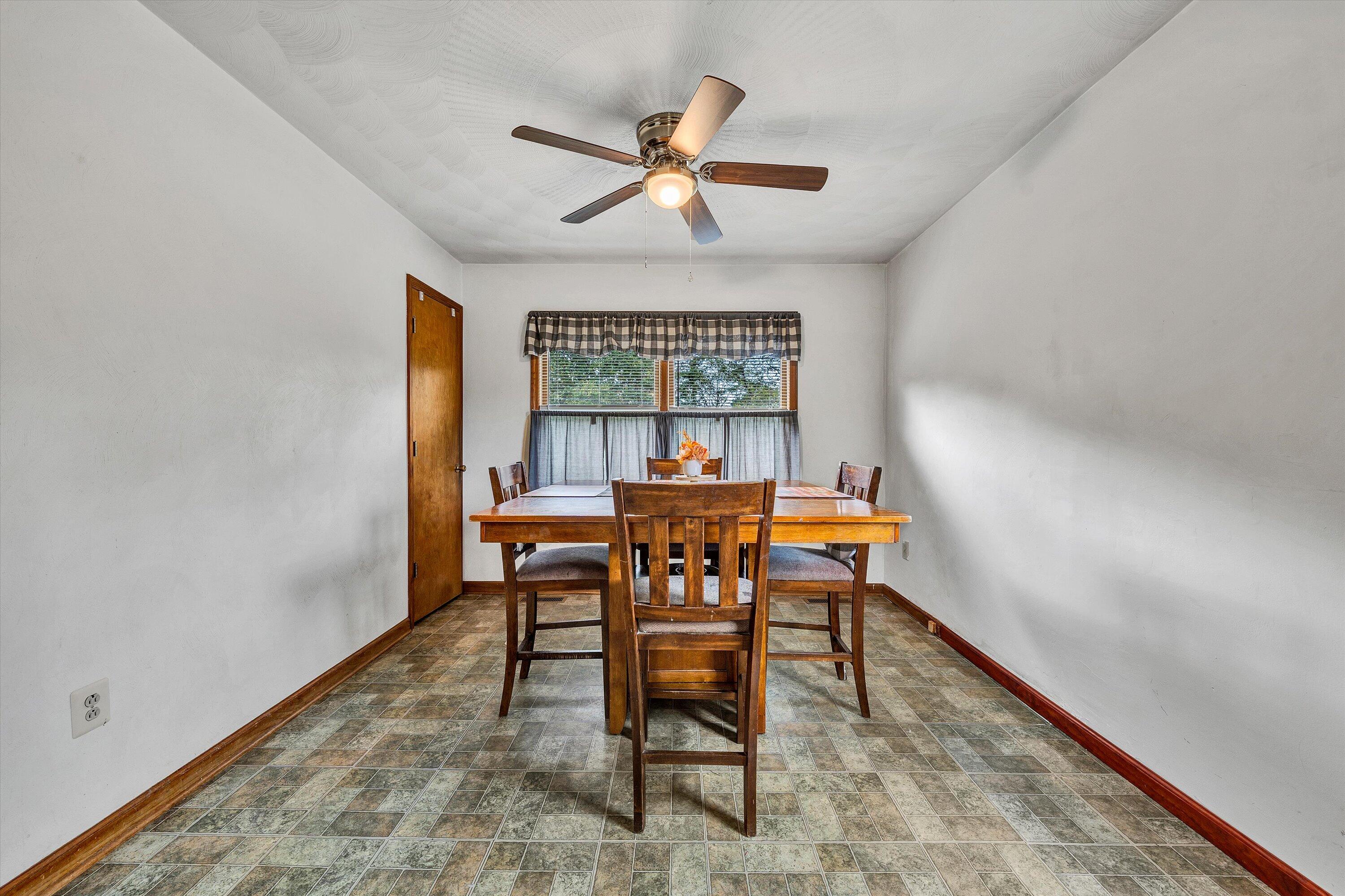 2023 Lipscomb Road Moneta, VA 24121 - Photo 12 of 41 10-092020240197