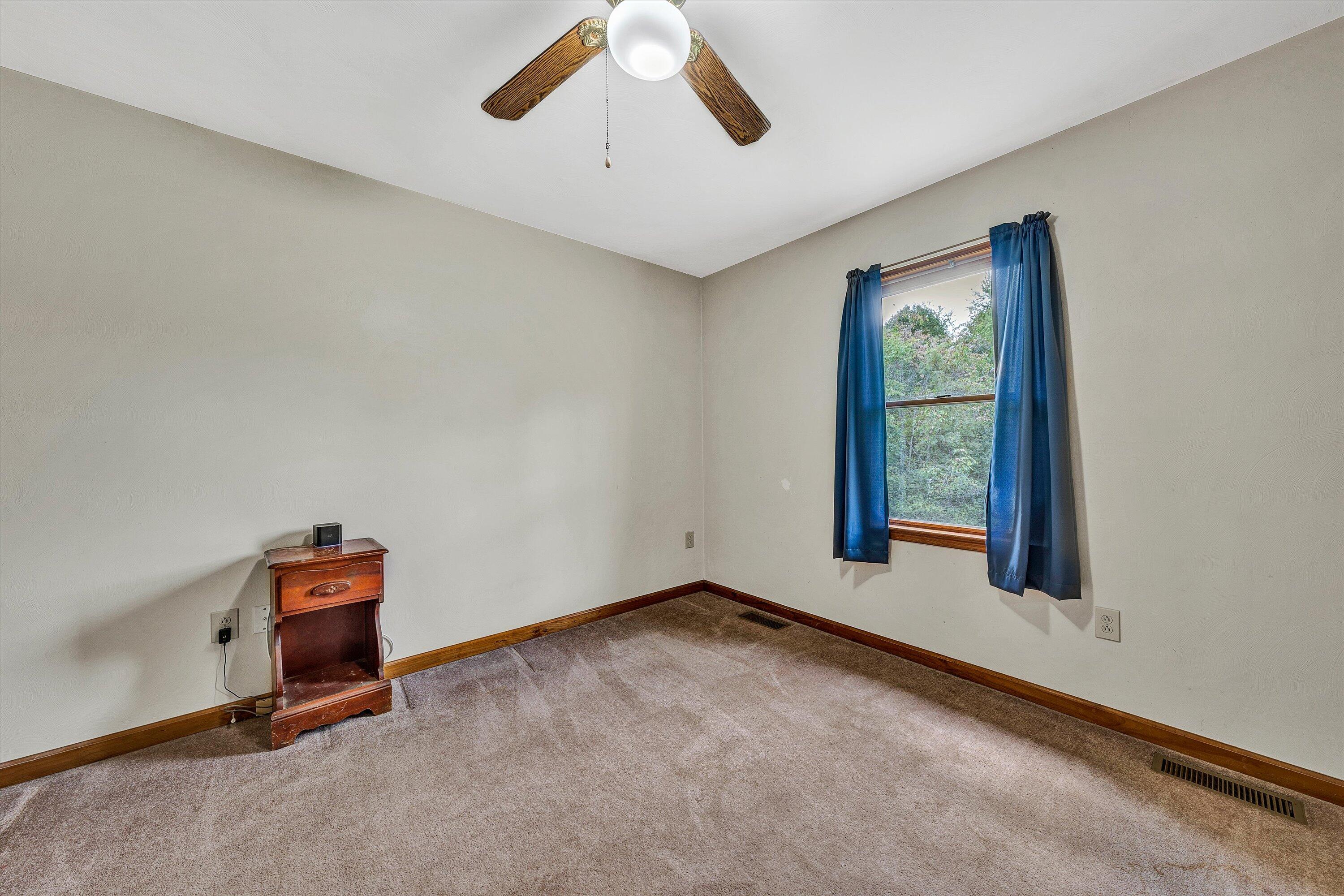 2023 Lipscomb Road Moneta, VA 24121 - Photo 20 of 41 18-092020240202