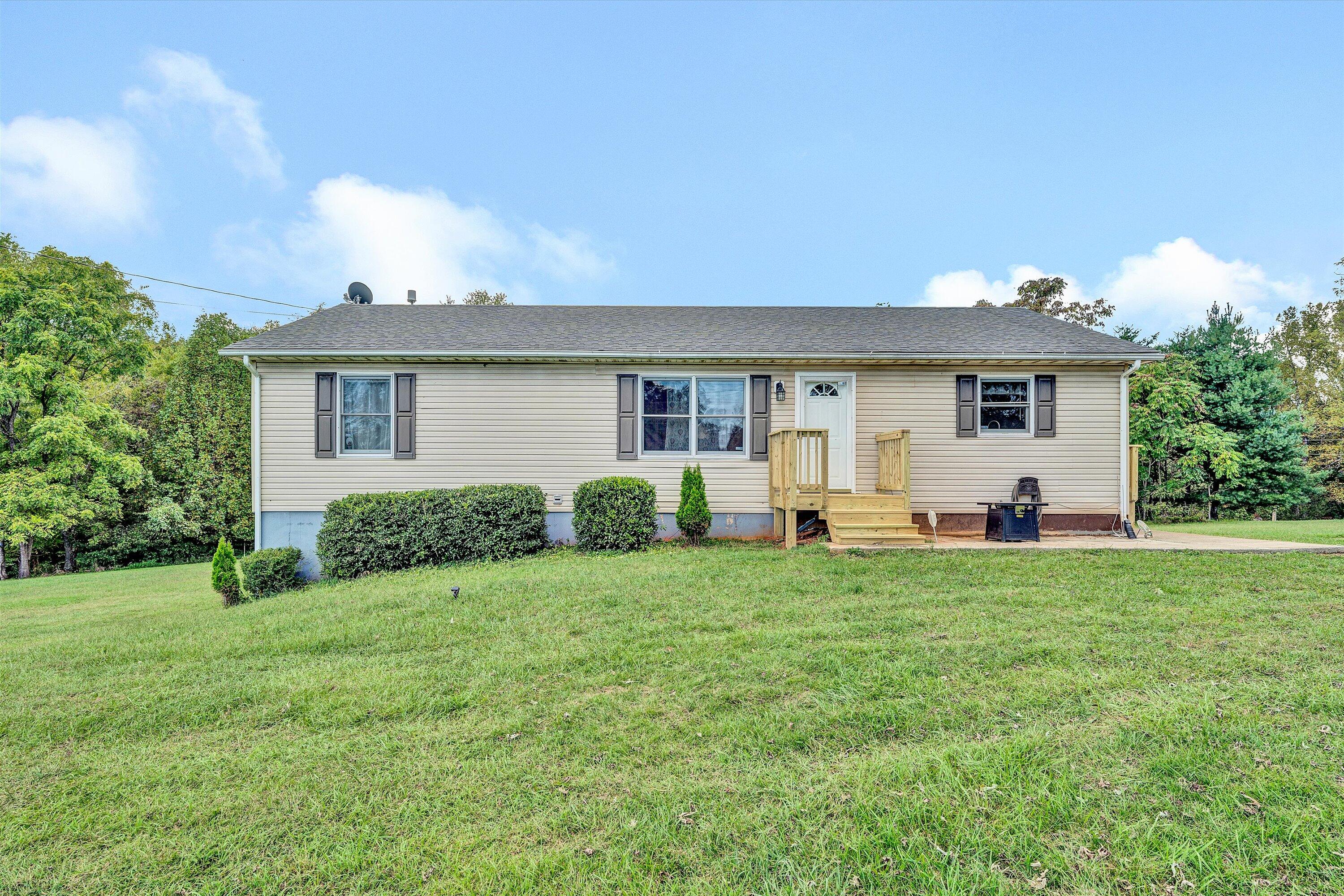 2023 Lipscomb Road Moneta, VA 24121 - Photo 3 of 41 02-092020240221