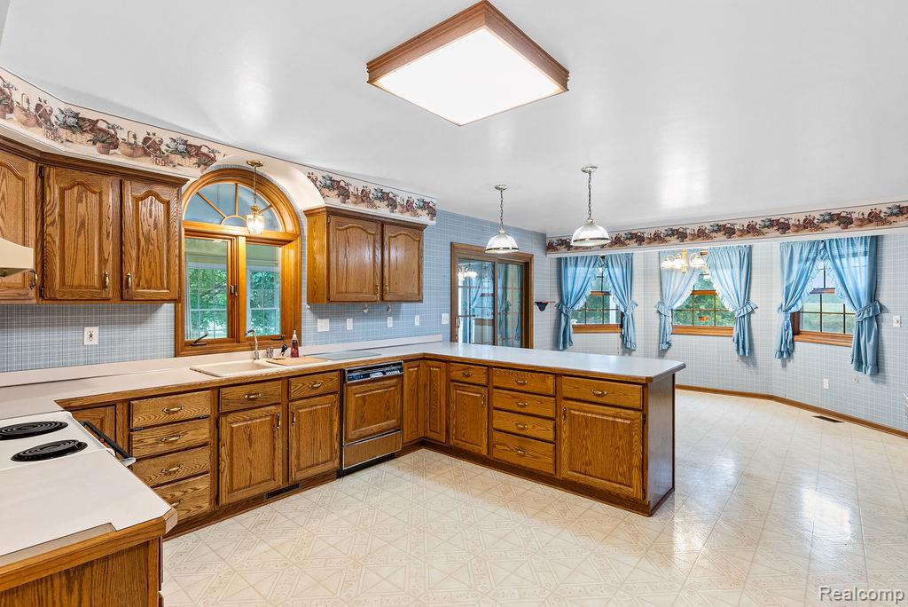 9482 Graytrax Road Grand Blanc, MI 48439 - Photo 20 of 53 Gallery Image 20
