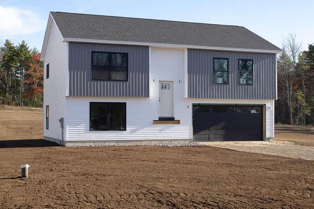 $519,000 | 9 Hunters Haven, Standish, ME 04085