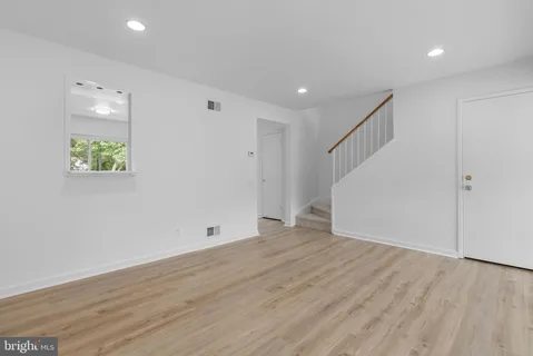 $600,000 | 166 New Mark Esplanade, Rockville, MD 20850