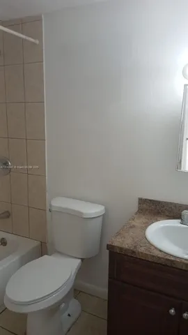 $137,000 | 3610 Northwest 21st Street, Unit 313, Lauderdale Lakes, FL 33311