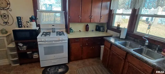 $54,000 | 1208 Pine Street, Kewanee, IL 61443