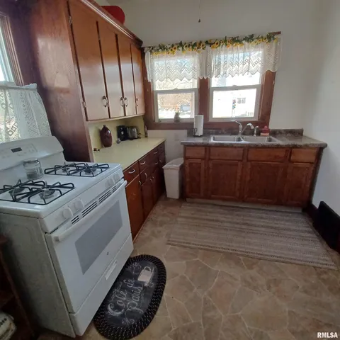 $54,000 | 1208 Pine Street, Kewanee, IL 61443