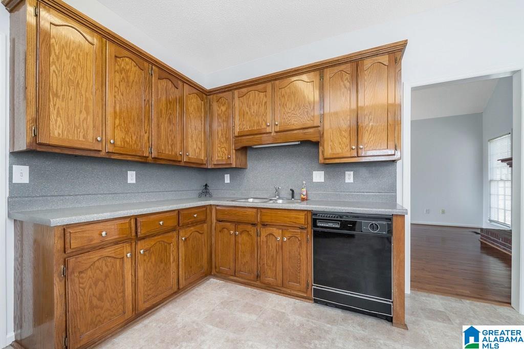 125 Cambridge Lane Alabaster, AL 35007 - Photo 10 of 32