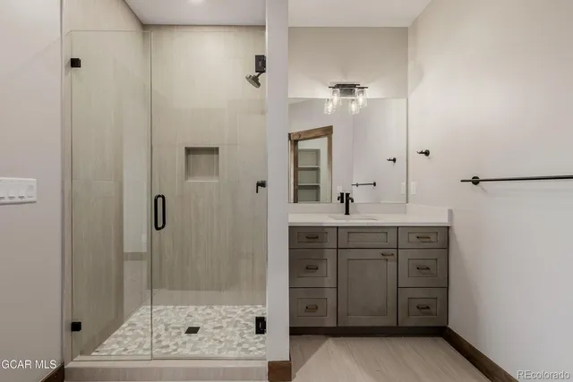 a view of an empty walk in closet