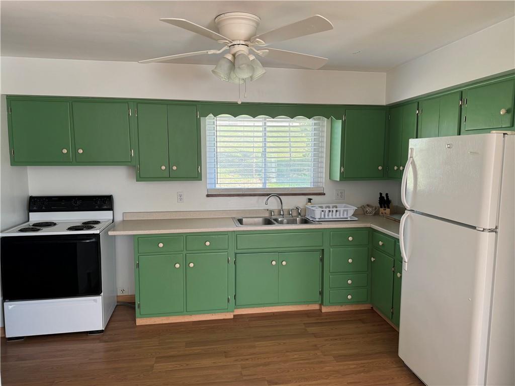 400 Mohawk Drive Arnold, PA 15068 - Photo 11 of 33 Kitchen main floor