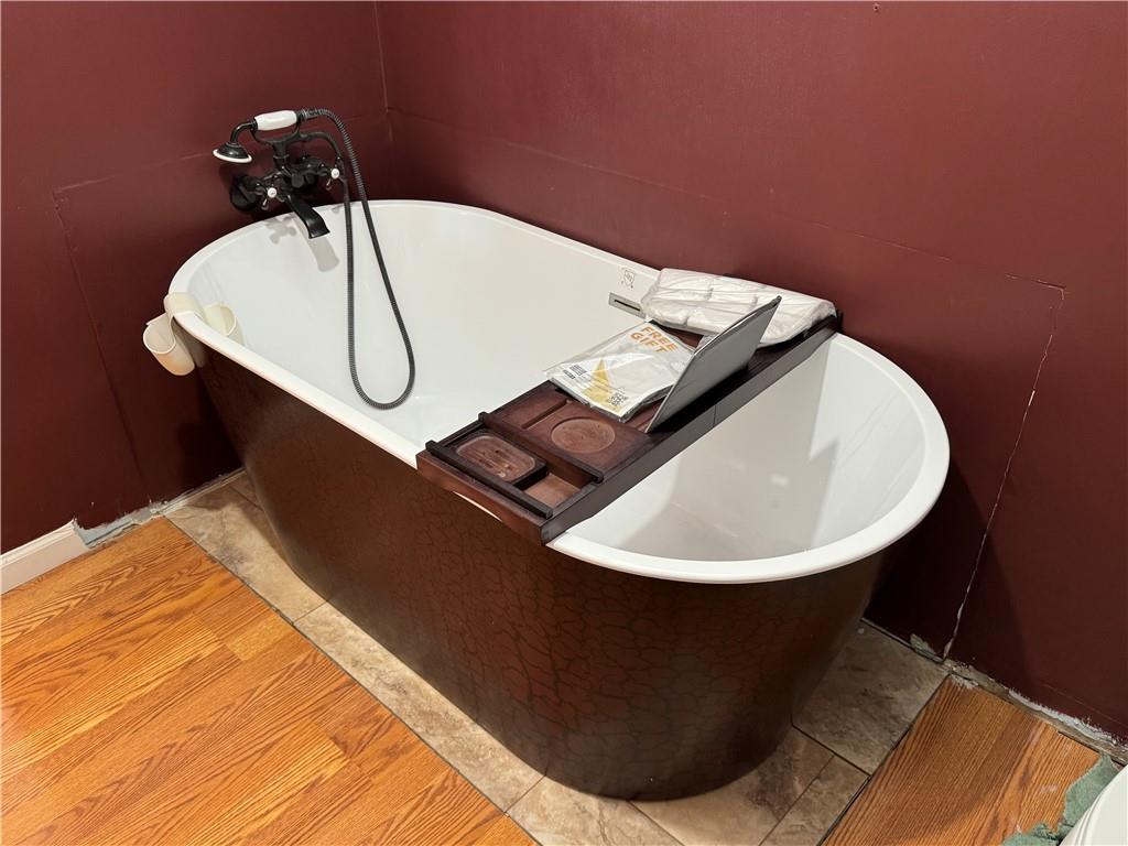 400 Mohawk Drive Arnold, PA 15068 - Photo 3 of 33