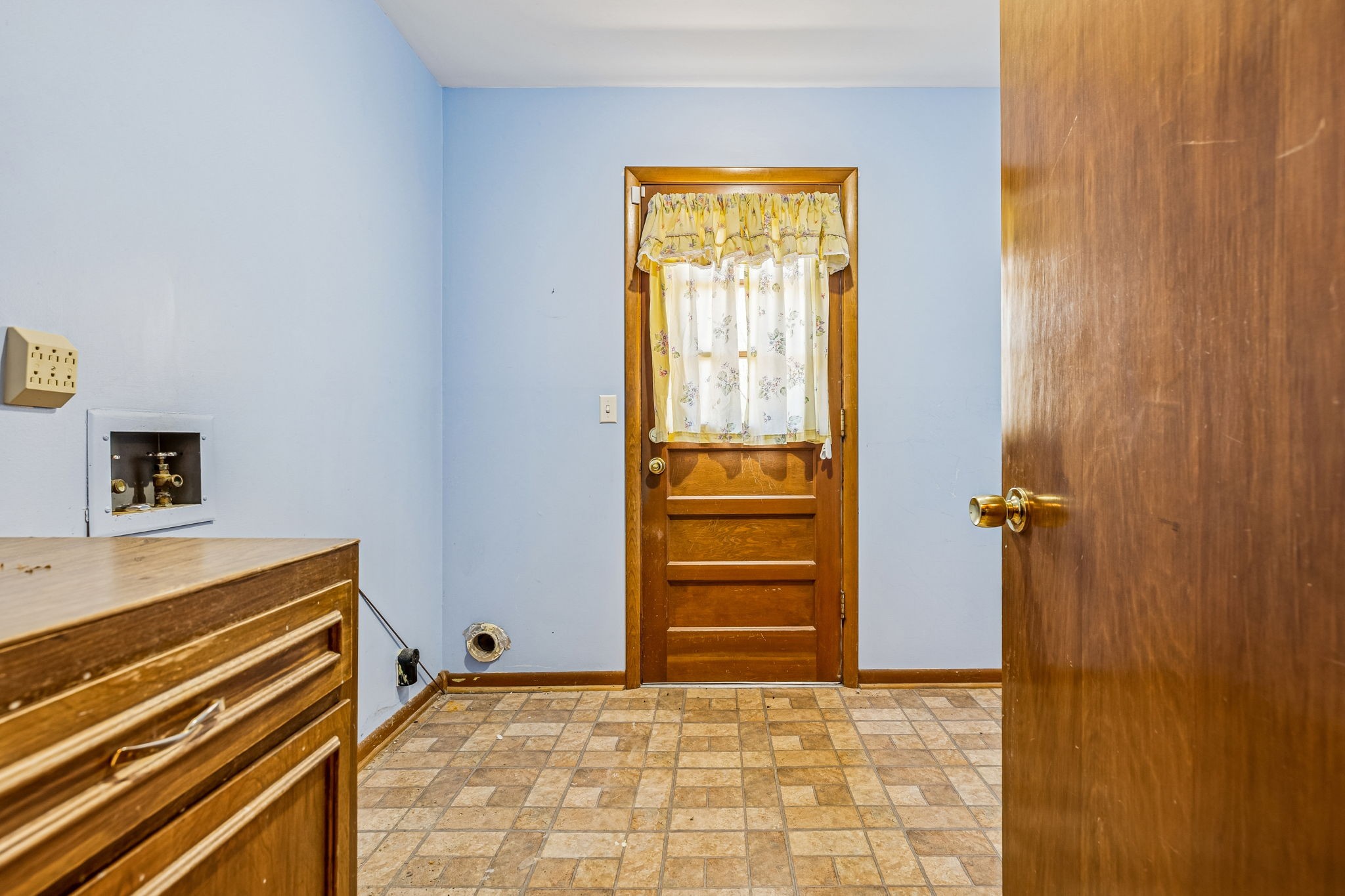 5414 Hill Rd Circle Nashville, TN 37220 - Photo 14 of 51 a bedroom with a bed and a window