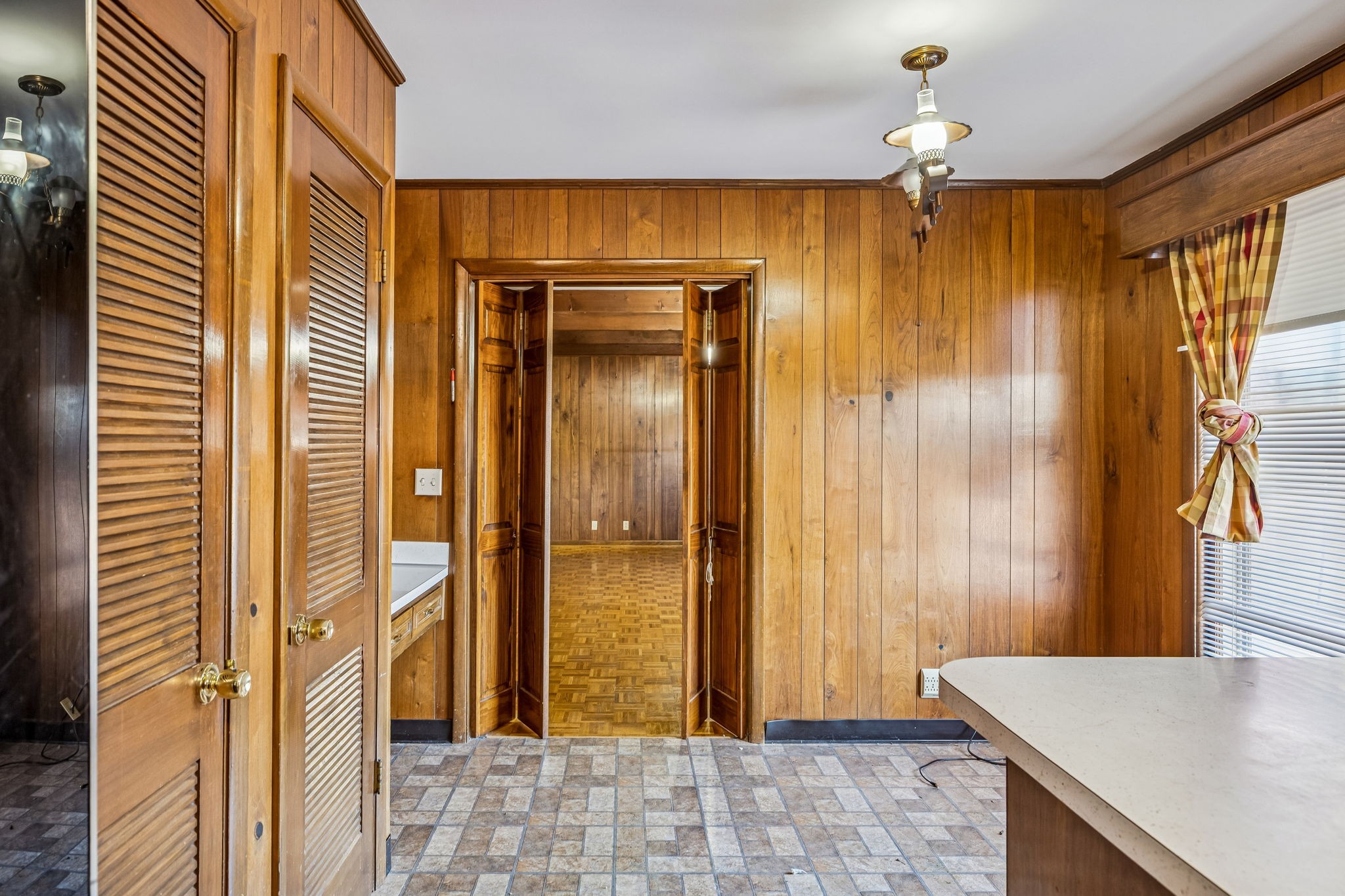 5414 Hill Rd Circle Nashville, TN 37220 - Photo 33 of 51 a view of a bathroom with a shower and a sink