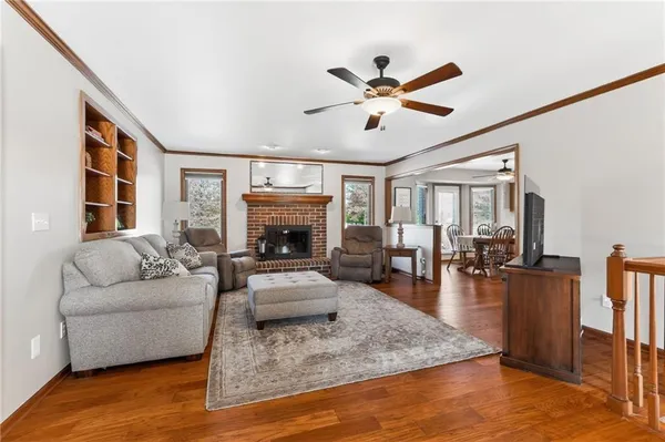 $585,000 | 11618 Fishing River Road, Liberty, MO 64068