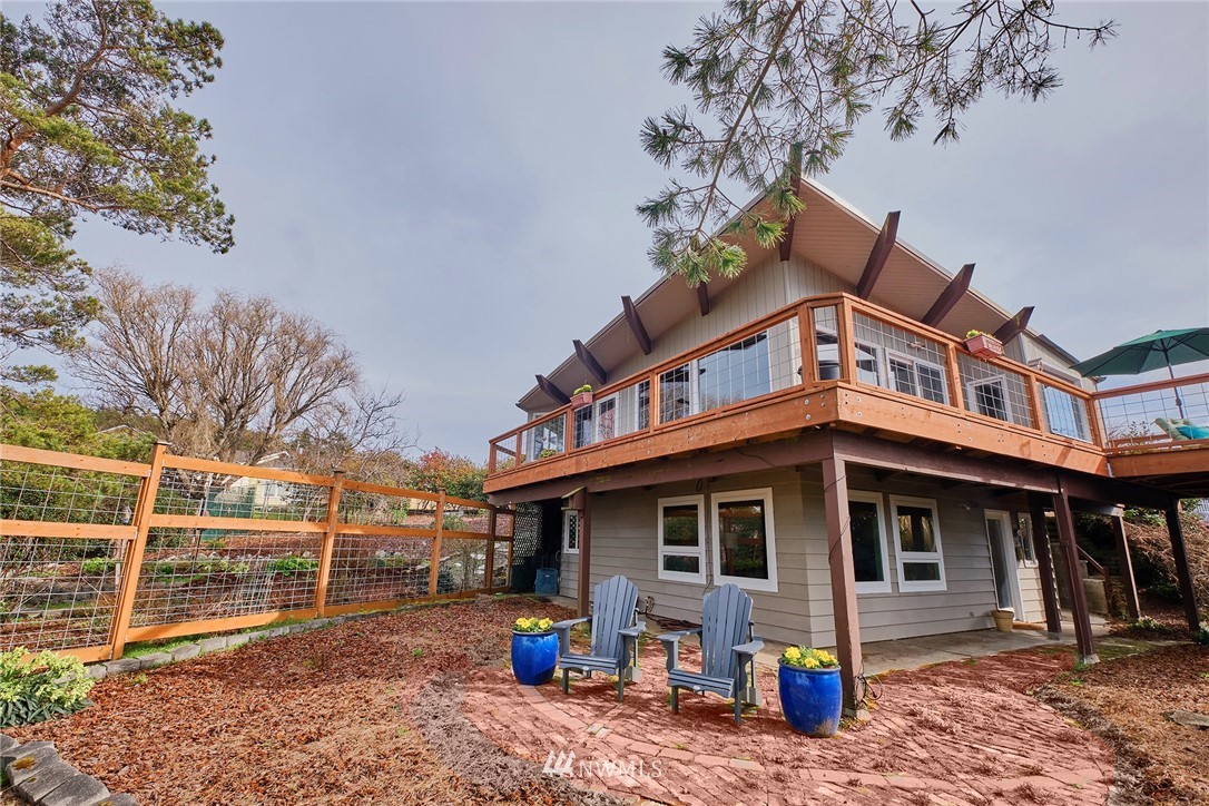 192 Victoria Loop Port Townsend, WA 98368 - Photo 1 of 40 Gallery Image 1