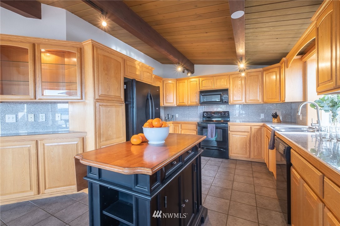 192 Victoria Loop Port Townsend, WA 98368 - Photo 5 of 40 Gallery Image 5