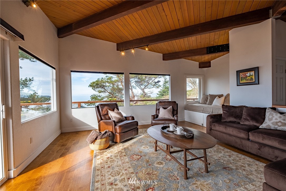 192 Victoria Loop Port Townsend, WA 98368 - Photo 10 of 40 Gallery Image 10